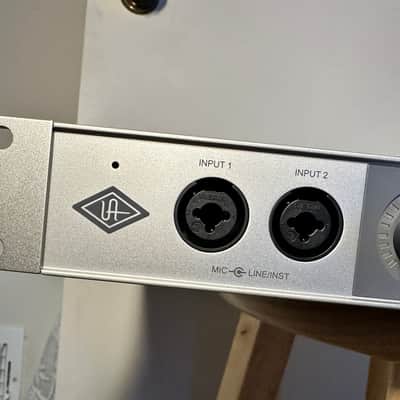Universal Audio Volt 876 USB-C Audio Interface 2025 - Present - Gray image 3
