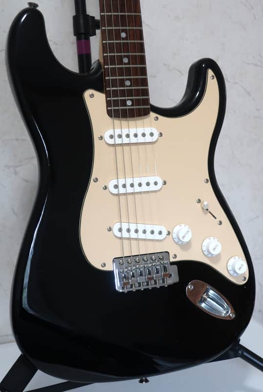 Squier Standard Stratocaster 1989 - 2000 | Reverb