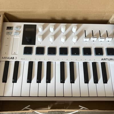 Arturia MiniLab 3 MIDI Controller - White - Like New w/ Box
