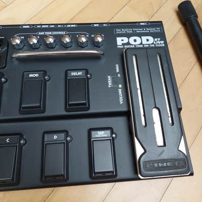 Line 6 POD xt Live Multi-Effect and Amp Modeler 2000s - Black image 3