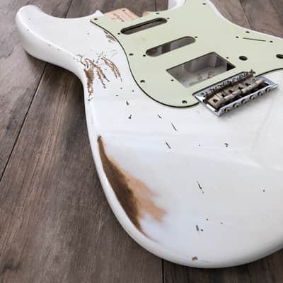FRANCHIN Mercury guitar body Relic Aged Olympic White 100% Nitro Lacquer Cracks HSS Basswood Stratocaster-Strat-S-Style Made in Italy - Stock piece #23280826 image 5