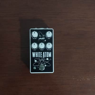 Magnetic Effects White Atom V3 fuzz pedal image 2