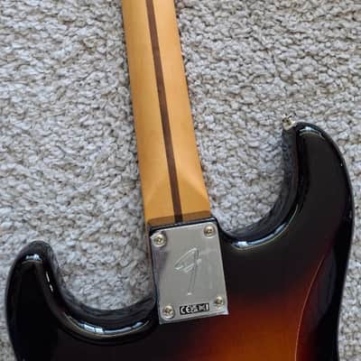 Mint Fender Player II Stratocaster, Rosewood Fingerboard, 3 Color Sunburst - MIM image 6