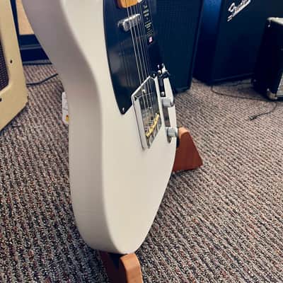 Fender LIMITED EDITION AMERICAN VINTAGE II 1951 TELECASTER®, PROTOTYPE WHITE 2025 - Prototype White image 4