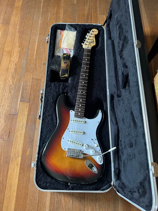 Fender Stratocaster 1991 - Sunburst - autographed by Bonnie Raitt image 1