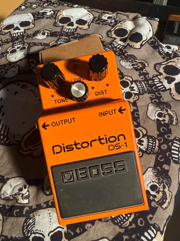 Boss DS-1 Distortion (Silver Label)