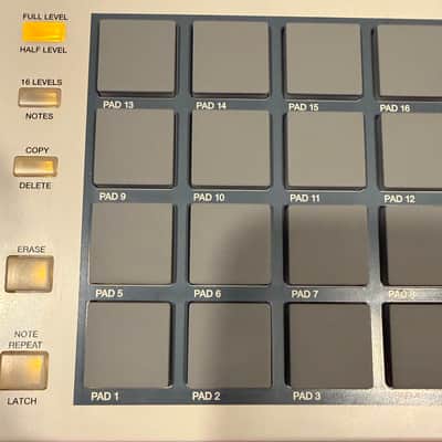 Akai MPC One Standalone MIDI Sequencer Retro Edition 2021 - Present - Grey image 17