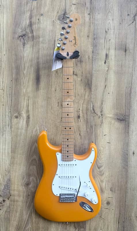 Fender Player Stratocaster with Maple Fretboard 2022 - Capri Orange image 1