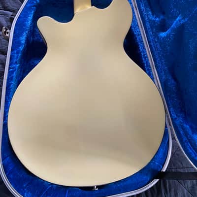 Maton Electric Guitar Custom BB1200  - White (aged) - owned by Pat Davern of Grinspoon image 5