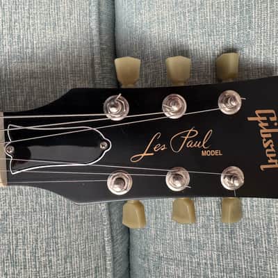 Gibson Les Paul Tribute Custombuckers 50s Wiring Honeyburst Gibson Soft Case Preview Video image 8