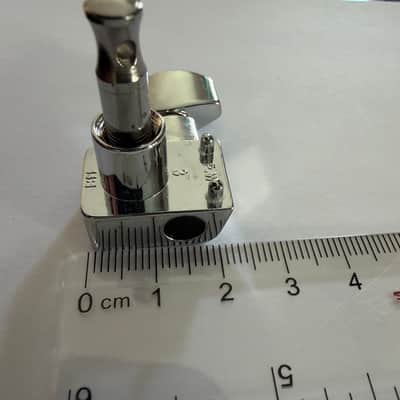 Fender Standard Tuning Machines 2026 - Chrome image 4