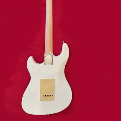 Strinberg STS100 White Stratocaster with tremolo, Gig bag included image 3