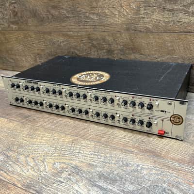 Revive Audio Modified: Klark Teknik DN410 Dual Parametric Equalizer, excellent-Output Transformers image 1