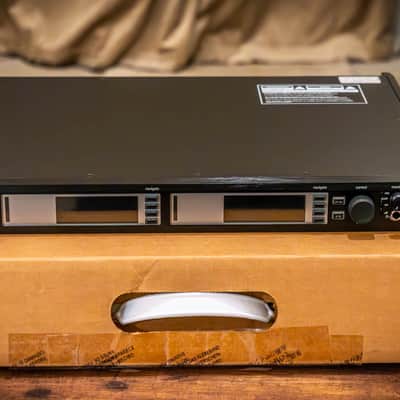 Shure Axient Wide-Band UHF Wireless Spectrum Manager AXT600US (470 - 952 MHz) - Like New/Unused/NOS image 7