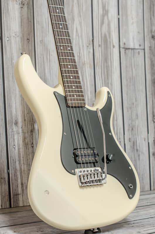Yamaha SE110 Electric Guitar | Reverb