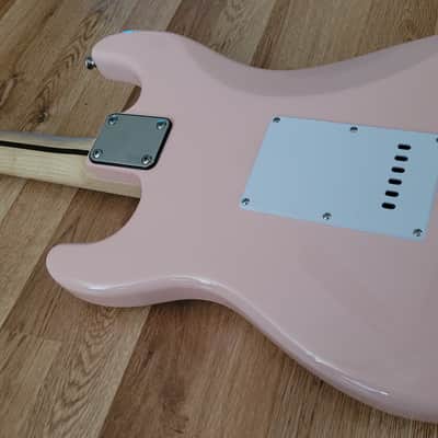 RNC Customs Stratocaster SSS 2026 - Flamingo image 11