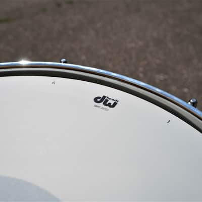 DW Design Series | Seamless Clear Acrylic Shell 10 Lug | 6x14 Snare Drum 2025 Model image 8