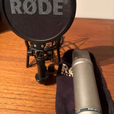 RODE NT1-A Large Diaphragm Cardioid Condenser Microphone 2002 - Present - Silver image 3