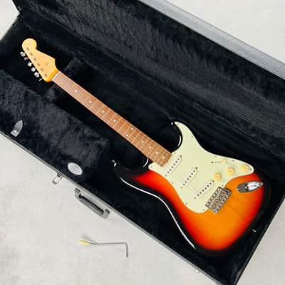 Fender ST-62 Stratocaster Crafted In Japan with HSC 2006 - 3-Tone Sunburst image 17