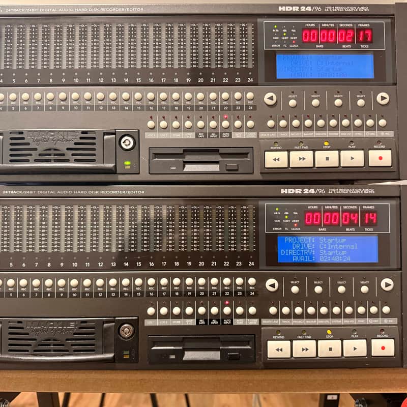 2000 – 2004 Mackie HDR24/96 24-Track 24-Bit Digital Audio Hard…