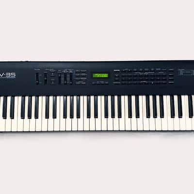 ROLAND JV-35 61-Key Synthesizer Made in JAPAN. SERVICED. Works and Sounds Great !...
