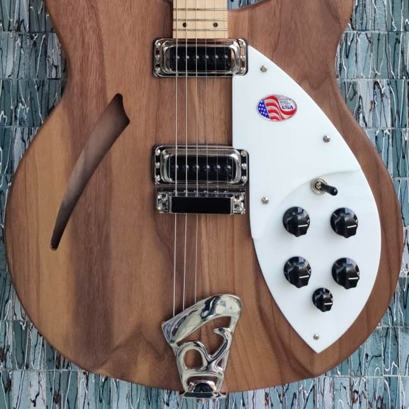 Rickenbacker 330, Walnut Walnut