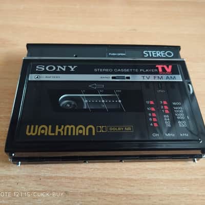 Sony WM F30 1984 - Sony Walkman radio Cassette player WM F30 black working image 5