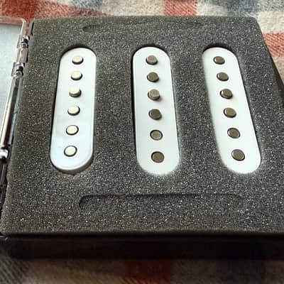 Abigail “Abby” Ybarra Fender LTD ED. CS MASTERWND PU SET image 10