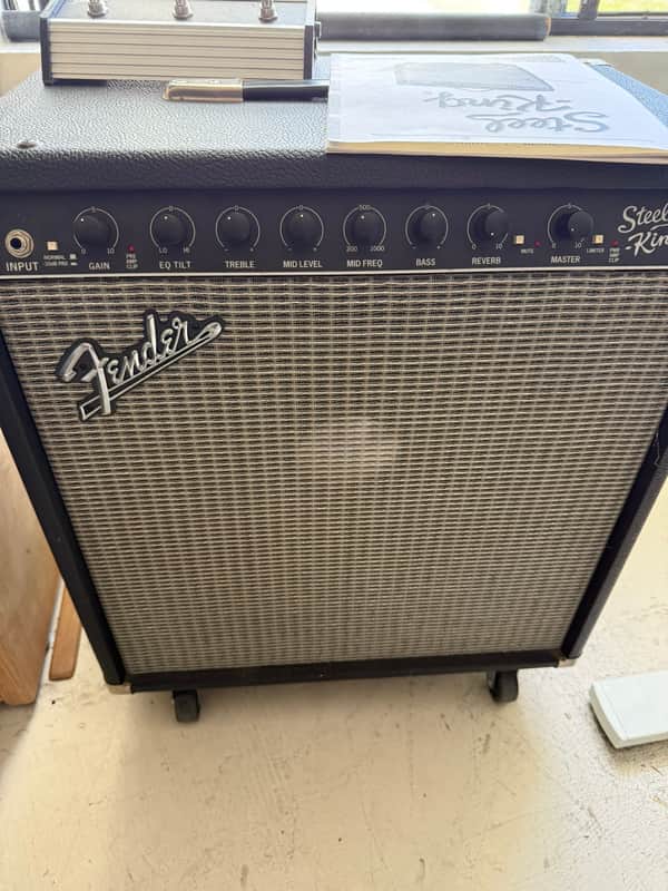 Fender Steel-King 200-Watt 1x15" Solid State Guitar Combo 2004 - 2008 - Black