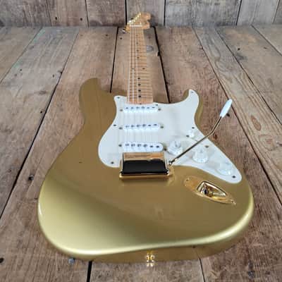 Fender '54 Stratocaster Custom Shop 1998 Gold Hardware, Orig Case & Paperwork- Aztec Gold image 8