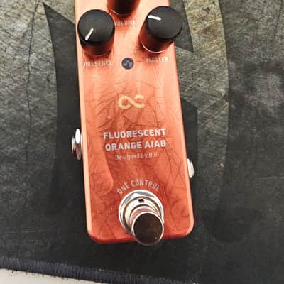 One Control Fluorescent Orange Amp in a Box Pedal image 4