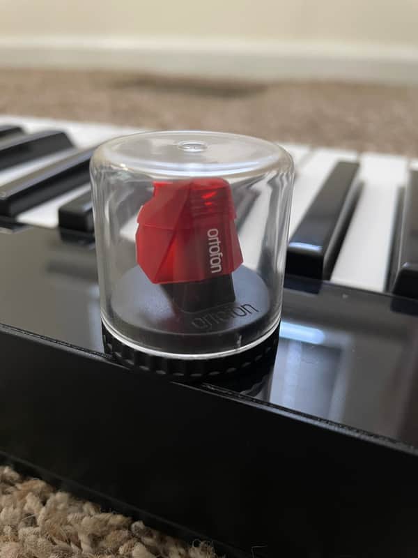 Ortofon 2M Red Replacement Stylus image 1