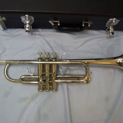 Gold Trumpet, C key, with case and mouthpiece. New image 1