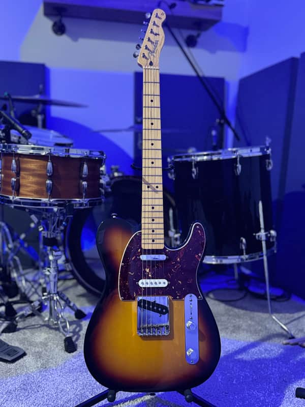 Fender Deluxe Nashville Telecaster with Maple Fretboard 1998 - 2016 - Brown Sunburst image 1
