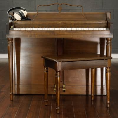 Wurlitzer 720 Electronic Piano with Vibrato in Walnut image 8