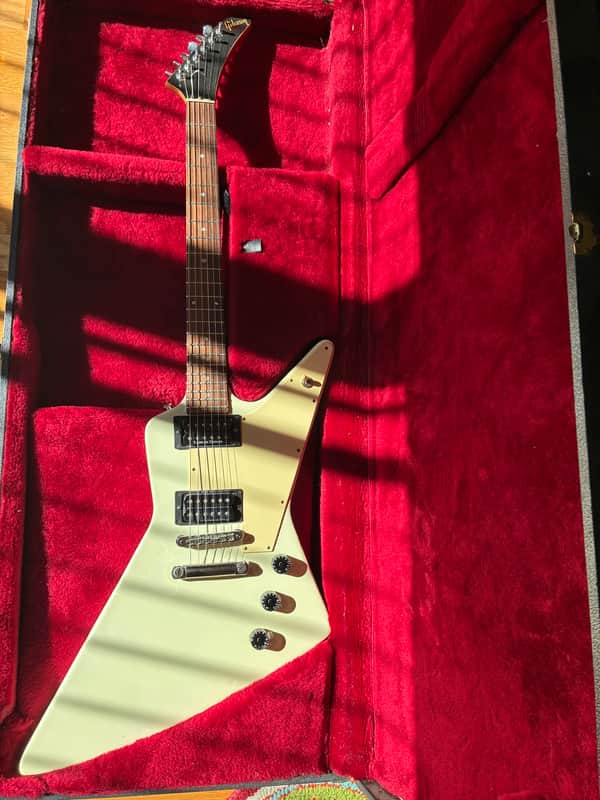 Gibson Explorer 1979-1981 - Matte White. image 1