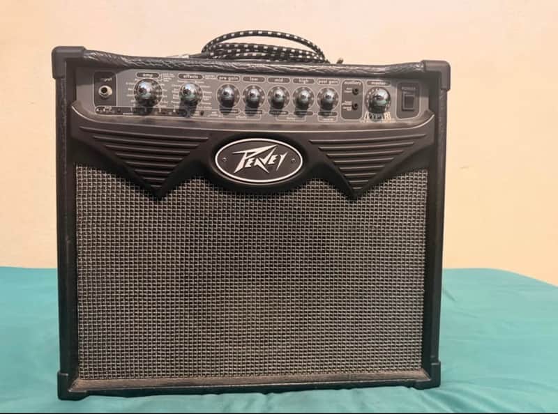 Peavey Vypyr Solid State 15-Watt 1x8" Modeling Guitar Combo 2000s - Black image 1