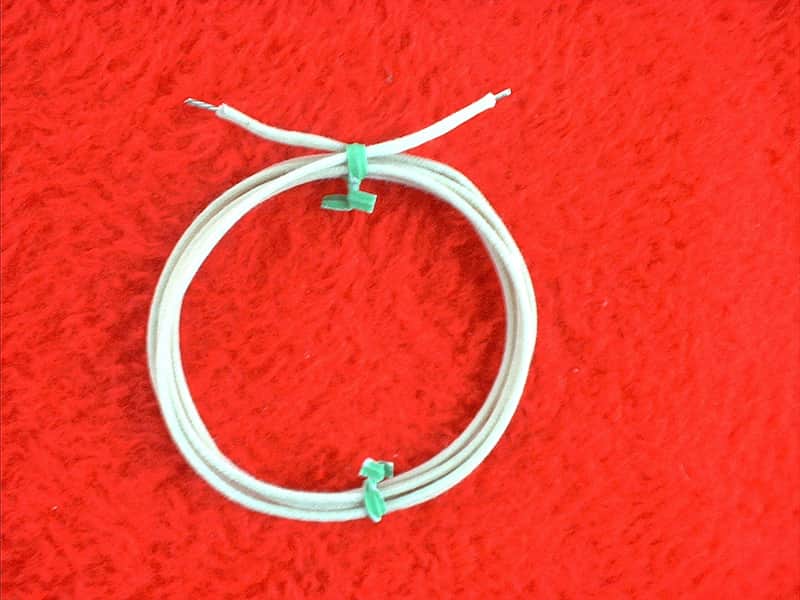 5 Feet of GAVITT 18 AWG Stranded White Cloth Covered Push Back Speaker Wire image 1