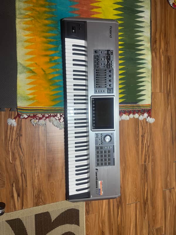 Roland Fantom-G7 76-Key Workstation Keyboard 2008 - 2010 - Silver image 1