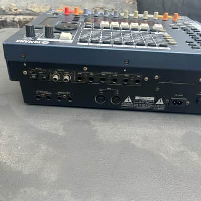 Yamaha  su700 - I/O extension installed - 68 RAM -USB gotek image 2