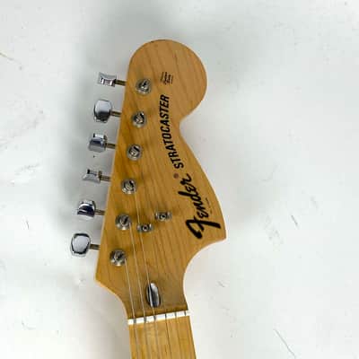 Fender Stratocaster 1974 - Sunburst, Maple neck  Super clean. with original hard  Fender Tolex case image 15