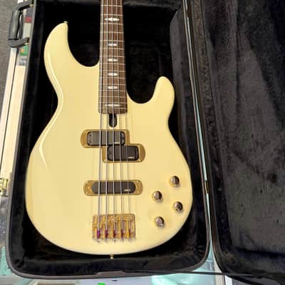 Yamaha BB5000-A 5 String Bass Neck Thru, Active Electronics, Cream White with Brand New Hardshell Case - Pre Owned