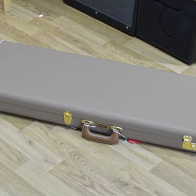 Fender American Vintage II 1961 Stratocaster Olympic White, Hard Case B Stock image 9