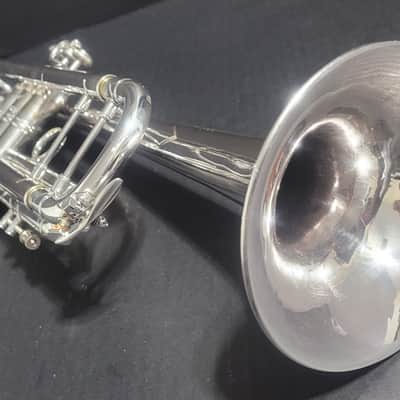 Bach Stradivarius 37 Bell Trumpet, 1 Mouthpiece &2 handle hardwood case & Key 1975-1979 - Silver plated image 17