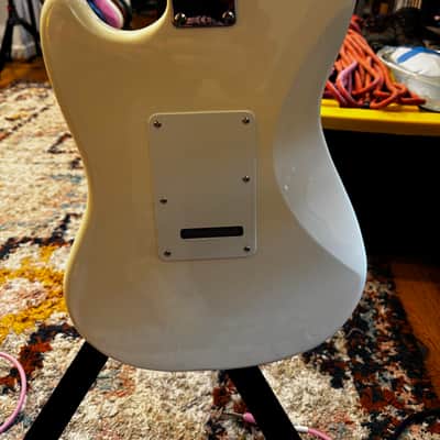 Squier Paranormal Cyclone 2021 - Present - Pearl White image 4