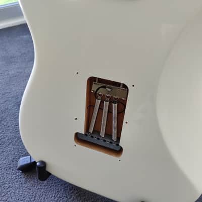Fender Player Stratocaster HSS with Pau Ferro Fretboard - Polar White image 14