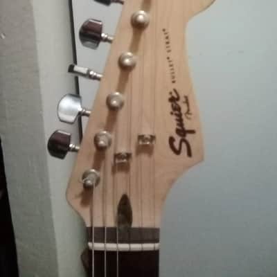 Fender Squire Stratocaster 2018 Red Sparkle. image 3