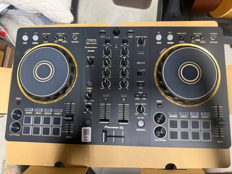 Pioneer DDJ-FLX4 2-Channel DJ Controller image 1