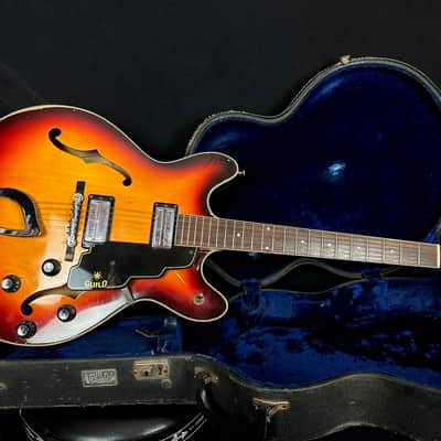 Guild Starfire IV from 1964/65 in sunburst finish with original case with Star Club Logo image 15