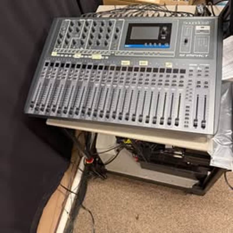 Soundcraft Si Impact 32-Channel Digital Mixer 2010s - Black image 1